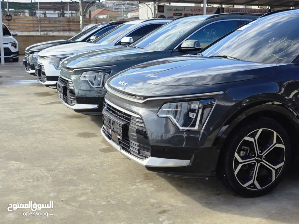 تشكيلة مميزة من سيارات كيا نيرو هايبرد ترخيص 2022 بالالوان المميزة (ابيض &اسود&فيراني&زيتي)