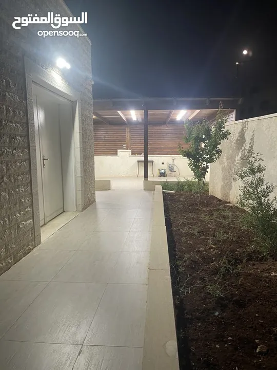 بيت مستقل في يبرود مع قطعة ارض 1410 متر حصص  قطعة رقم 55 حوض 4