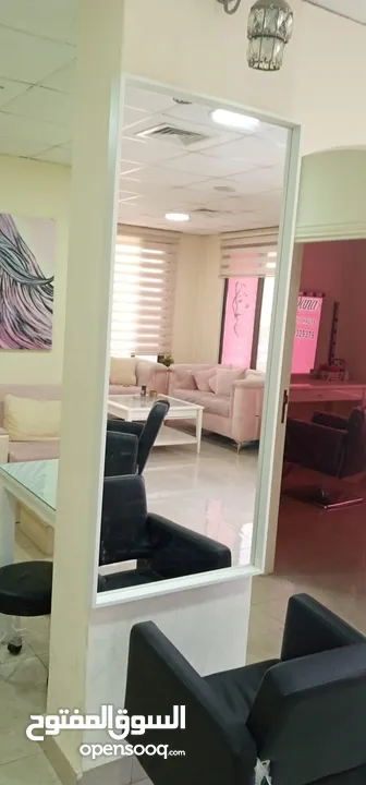 متخصصون في جميع أعمال السيكوريت وقواطع المكاتب والزجاج والمرايا