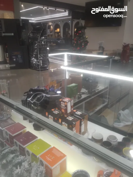 محل للايجار في. الطائره. علي الشارع الرئيسي مباشرة