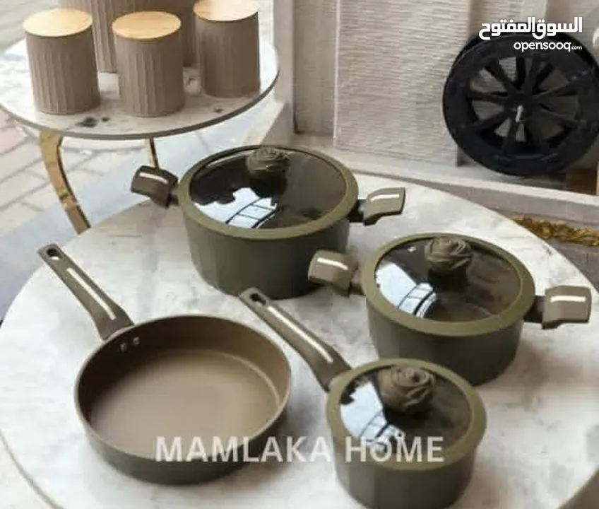 جهّزي مطبخك بأفضل الأطقم وبألوان تخطف الأنظار!*طقم الطهي الملوكي الفاخر وألوان تناسب ذوقك الرفيع