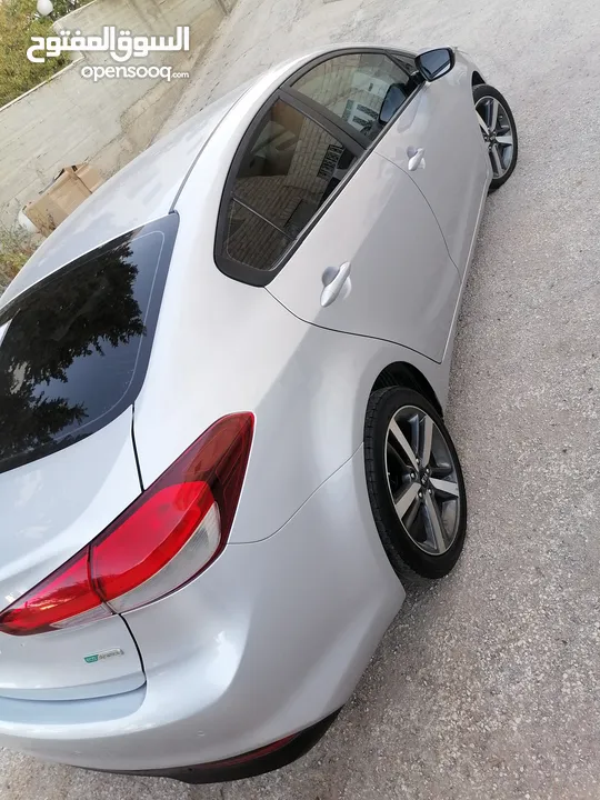 كيا K3 /ماتور 1600 / فحص نخب /اتوماتيك / سولار / اقتصاديه جدا غنيه عن التعريف