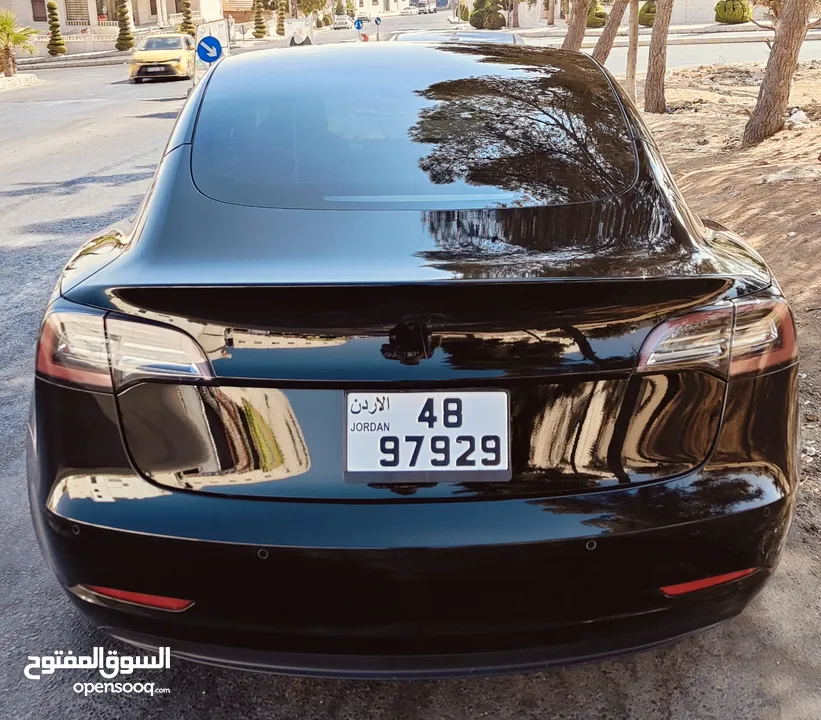 Tesla model 3    2022 standard plus.