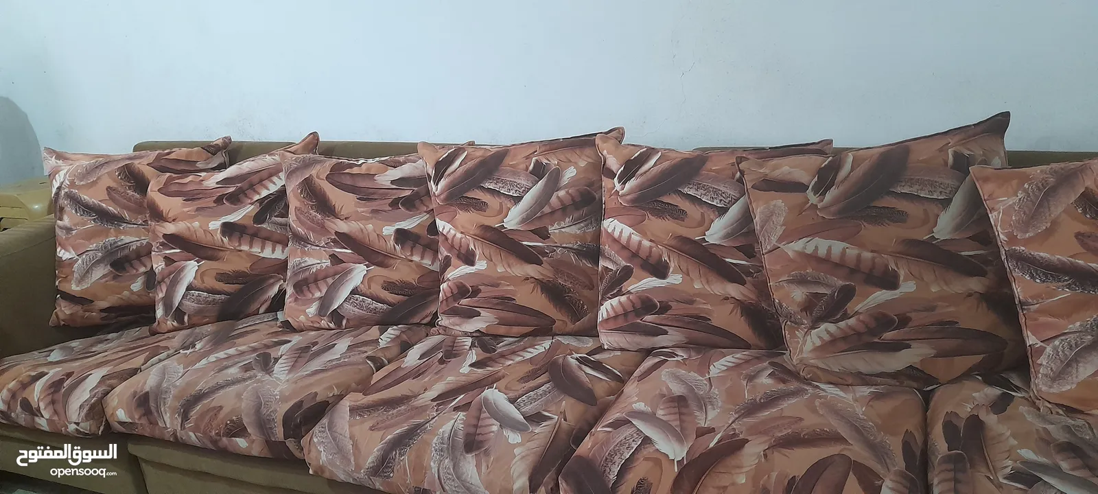 طقم كنب كورنر 8 مقاعد مستعمل بحاله جيده جداااا
