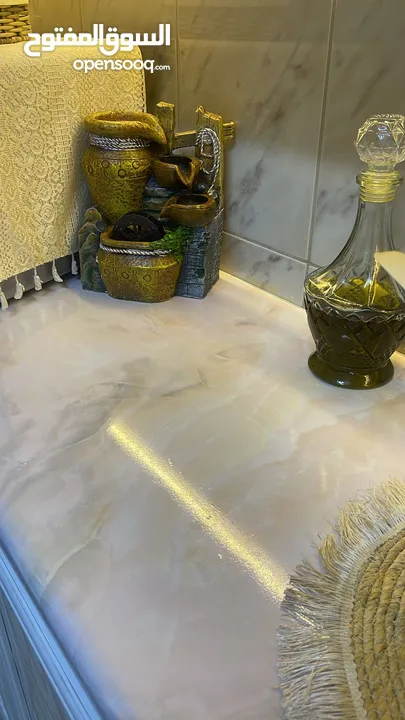 رول رخامي لاصق ضد الماء والحرارة للطلب ع الواتس  الصور المعروضة من زباين    يصلح على جدارن