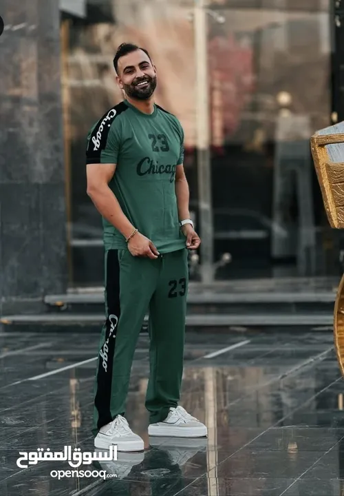 ملابس عصريه