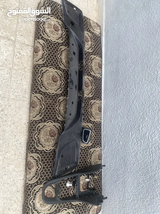 درع خلفي ايونك مستعمل مع فتحة كندشن وجزء جحشه