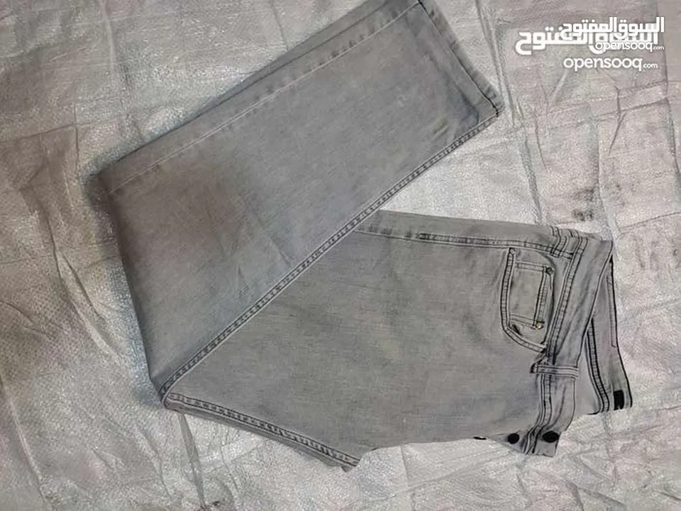 ملابس بالة للبيع المستعجل