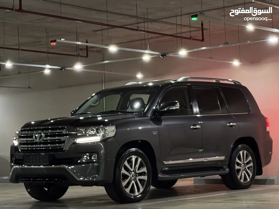 Toyota Land Cruiser 2016 VX-S بحالة الوكالة