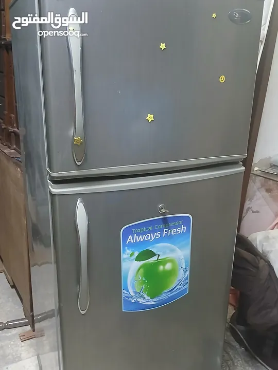ثلاجة نضيفة جدا جديده حاله الوكاله
