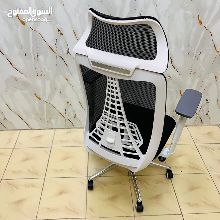 تميّز باختيارك، واجلس بأعلى درجات الراحة والأناقة. كرسي مدير هاي كوالتي ايادي متحركه شبك طبي