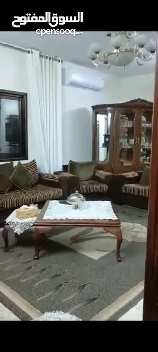 شقه. 162 م2 راقيه مطله وكاشفه قريبه من. المنتزه. ووسط البلد موقع حيوي