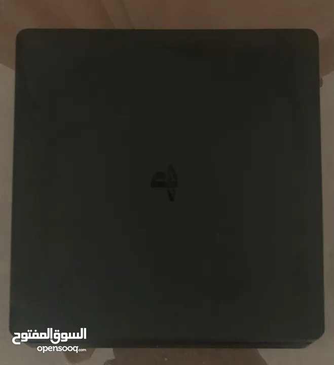 PS 4 مستعمل مع بعض الألعاب