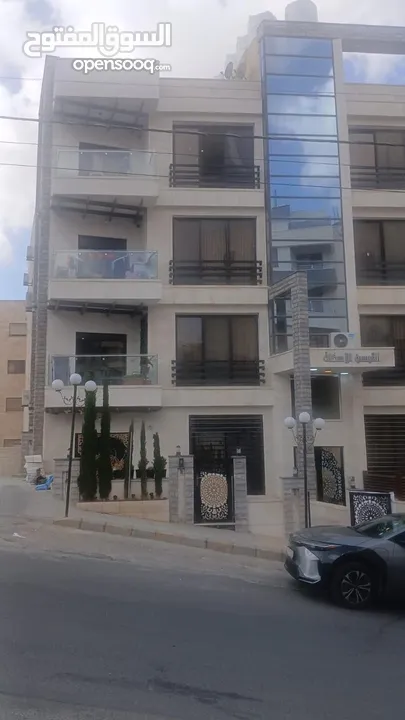 شقة أرضية للبيع