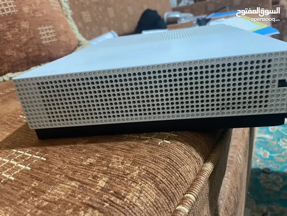 اكس بوكس ون اس للبيع  بحال الوكاله