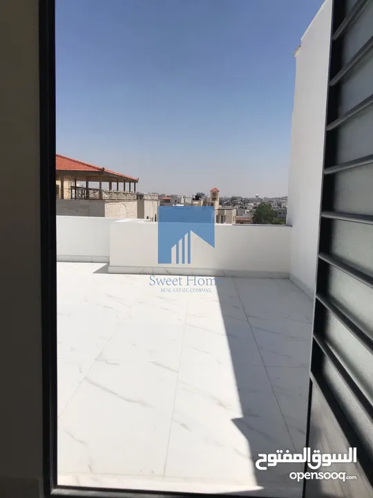 شقة فاخرة للبيع في الجندويل طابق ثالث مع روف دوبلكس 131م تشطيب سوبر ديلوكس لم تسكن