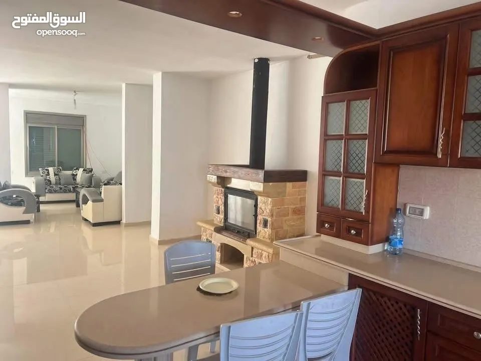 روف مفروش للايجار للموظفين او الموظفات في الطيره قرب سريه رام الله