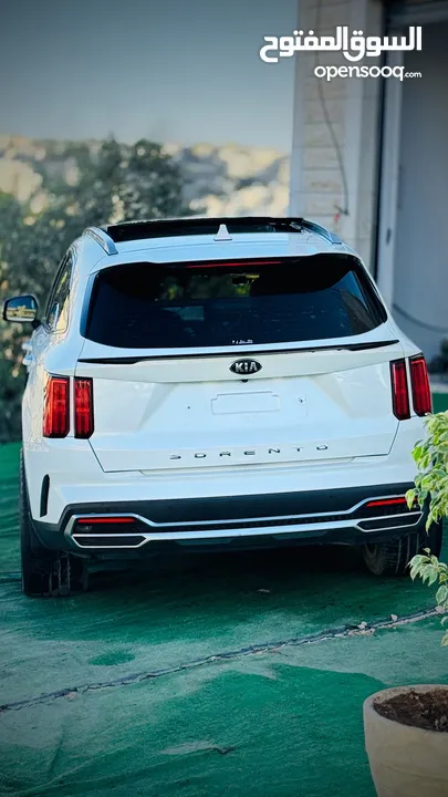 Kia Sorento فئة رجال الأعمال  عرض حرق حرق حبة مميزة بخواتها  فحص نخب نخب  تناول فوري