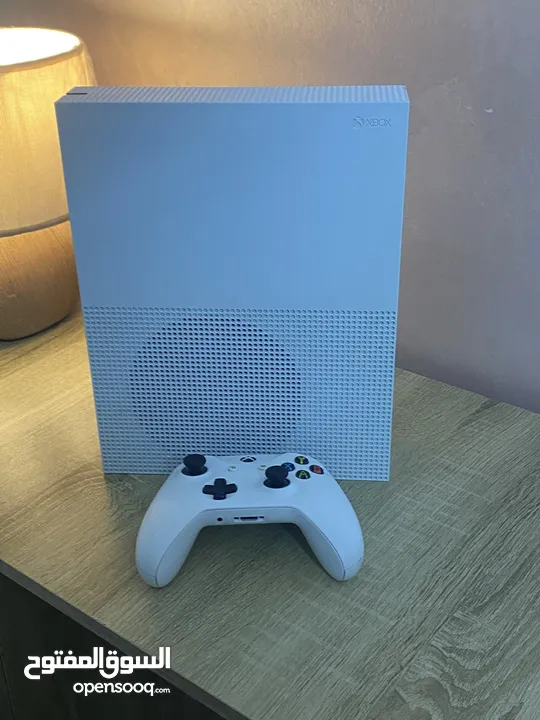 جهاز Xbox one s بحالة الوكالة للبيع.