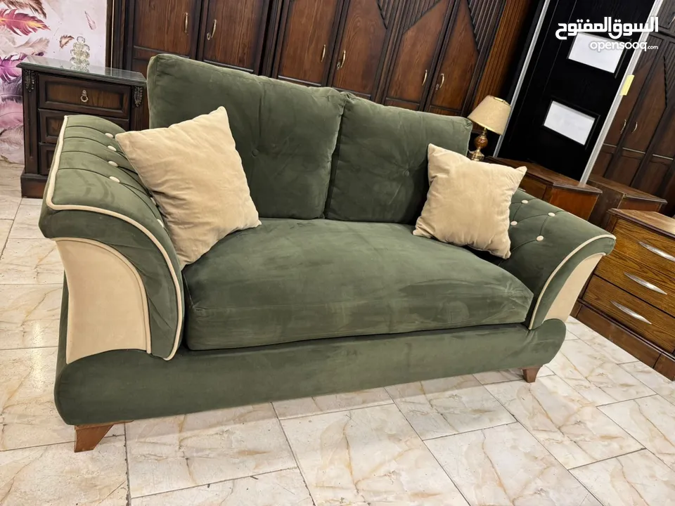 طقم كنب للبيع بسعر مغري