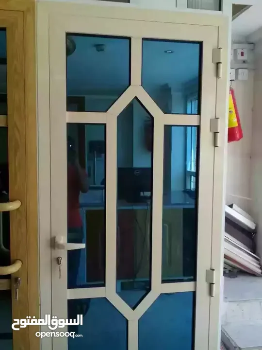 Aluminium door and window making and sale صناعة الأبواب والشبابيك الألومنيوم وبيعها