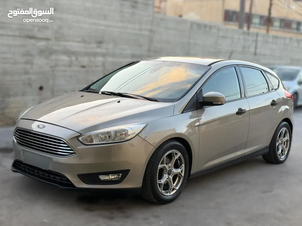 سيارة فورد فوكس 2016 بوضع ممتاز للبيع كاش بداعي السفر