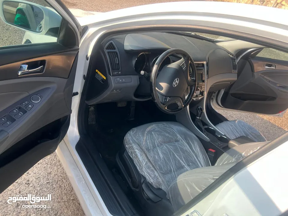 هونداي سوناتا 2015 - موديل فاخر، مالك واحد، حالة ممتازة كلين تايتل خالي من اي حوادث استخدام شخصي