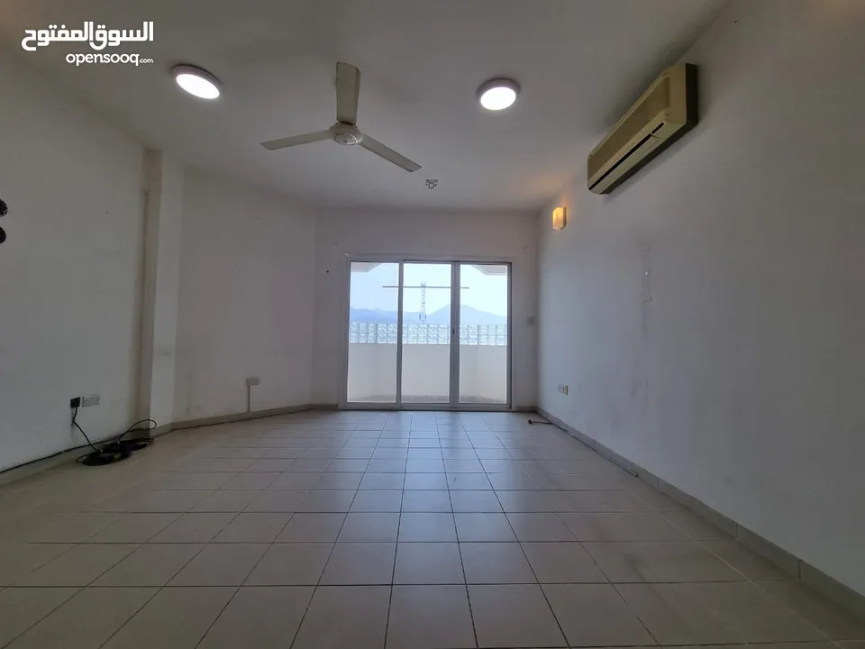 3 BR Large Apartment in Khuwair – Service Road