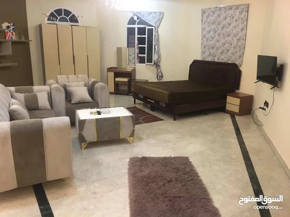 استوديو مفروش بالعذيبة قريب الميرا Furnished studio in Azaiba near Almera