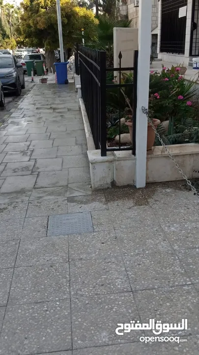 عمارة سكنية مجددة بالكامل  للبيع