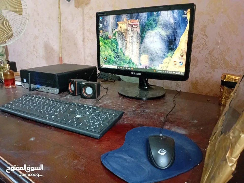 كمبيوتر HP جيل ثامن كامل مع جميع أغراضه ويندوز 10 مفعل أصلي الجهاز طياره حرفيا