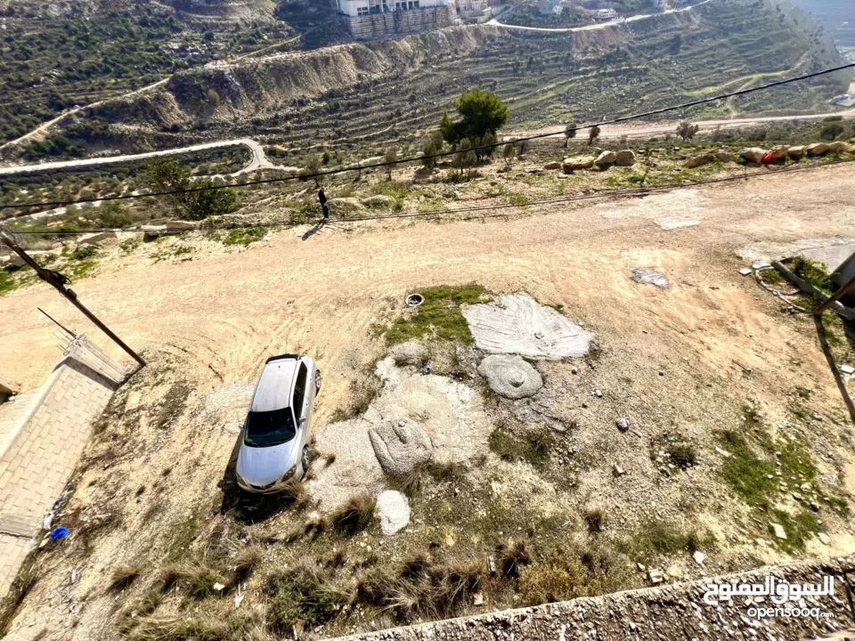 وحدات سكنية قيد الإنشاء