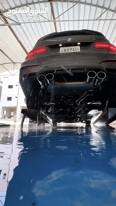 BMW 330i سيارة