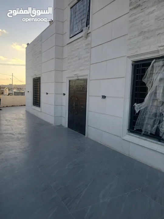قطع اراضي المستنده الطبقه والمستنده موقع مميز لقطه 27500 يوجد فيلا بالبيضاء الأرض 500 البناء 240 متر