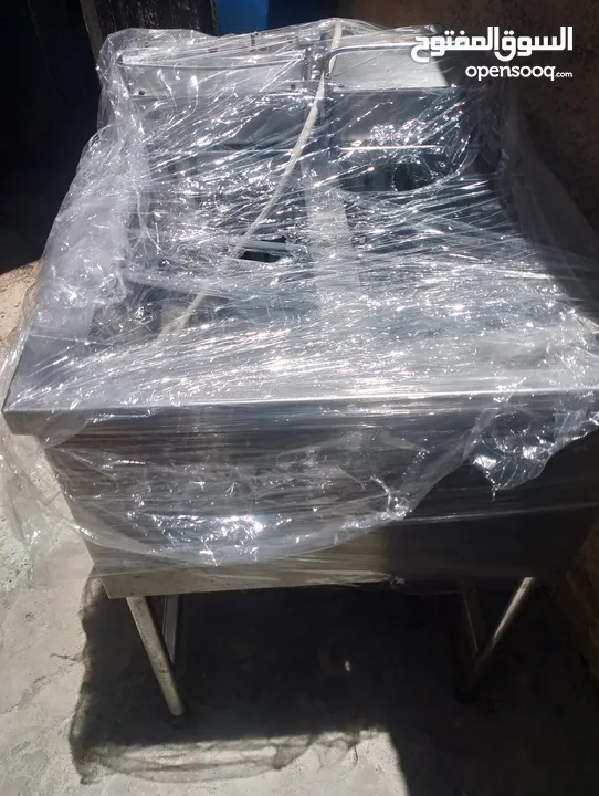 اغراض مطعم شبه مستعملة بحالة جيدة جدا
