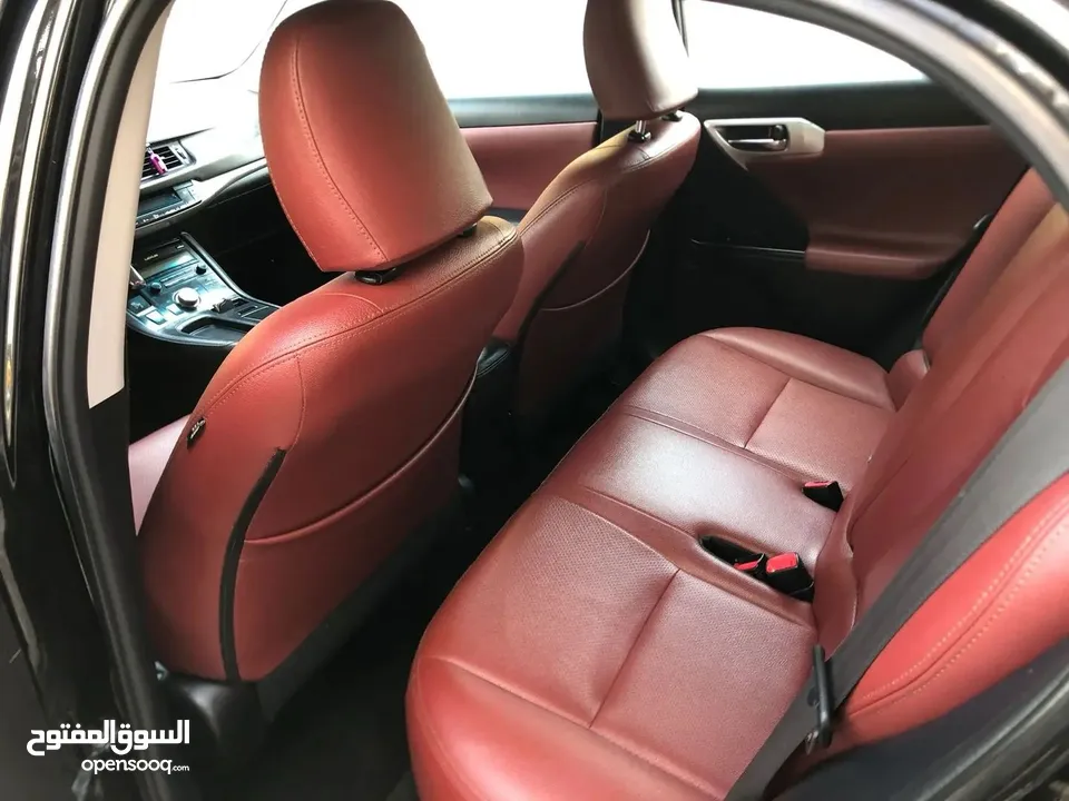 لكزس CT200 موديل 2012