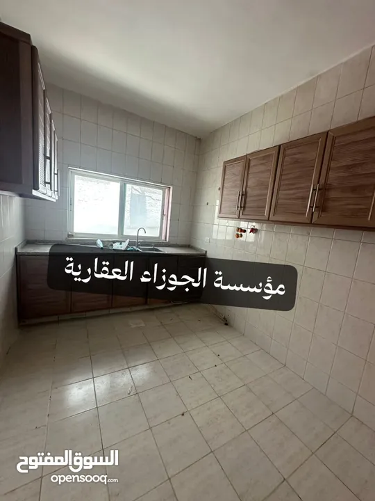 شقة فارغة للايجار في منطقة الذراع الغربي 200 دينار شهري