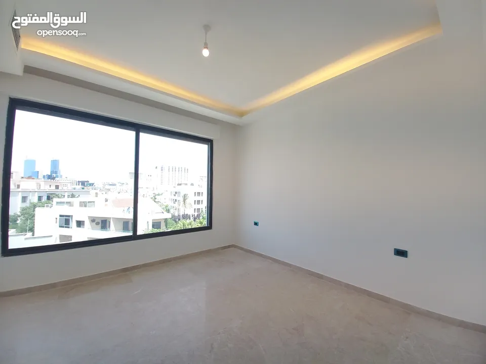 روف غير مفروش للايجار في الدوار الرابع  ( Property 32462 ) سنوي فقط