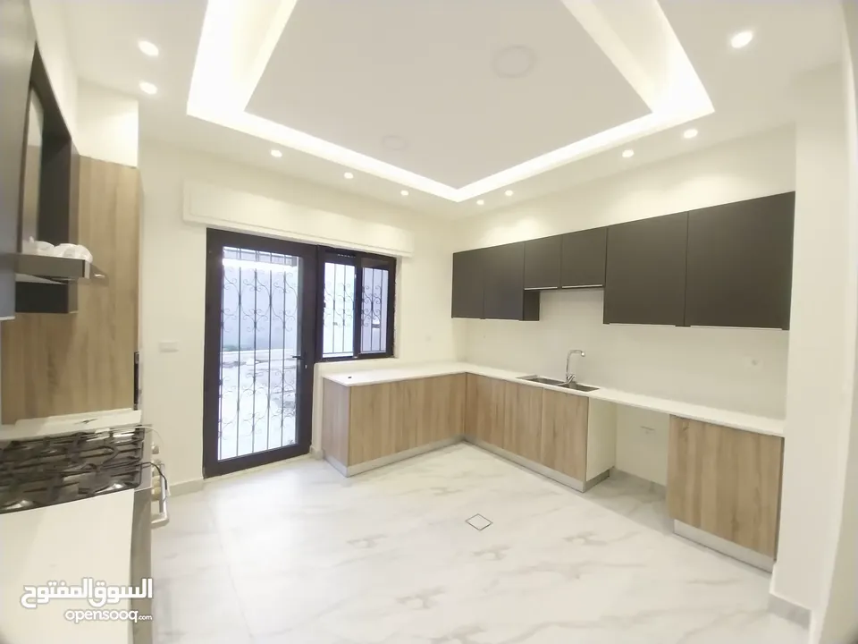شقة غير مفروشة للإيجار 200م2 ( Property 19443 )-174977282