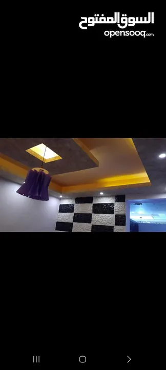 شقة استثماريه سكنية ارضية مميزة مقسمة إلى استديوهات على شارع الجامعة الأردنية مباشرة بسعر مغري