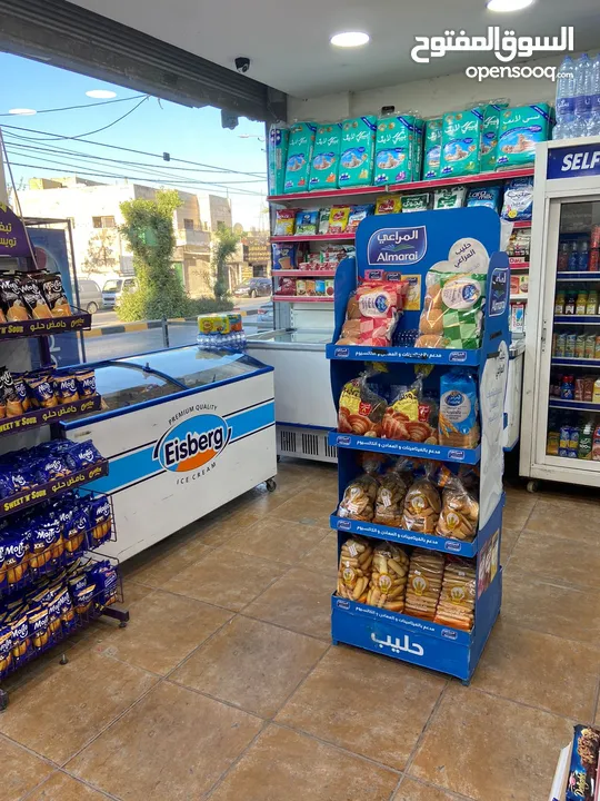 سوبر ماركت للبيع
