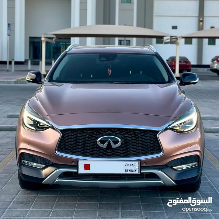 نيسان انفنتي QX30 - AWD