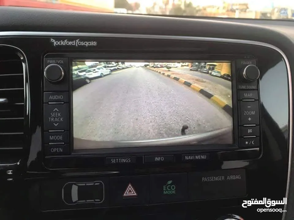 ميتسوبيشي اوتلاندر 2014 فل الفل اعلى صنف فيها كل المواصفات لون اسود ملوكي