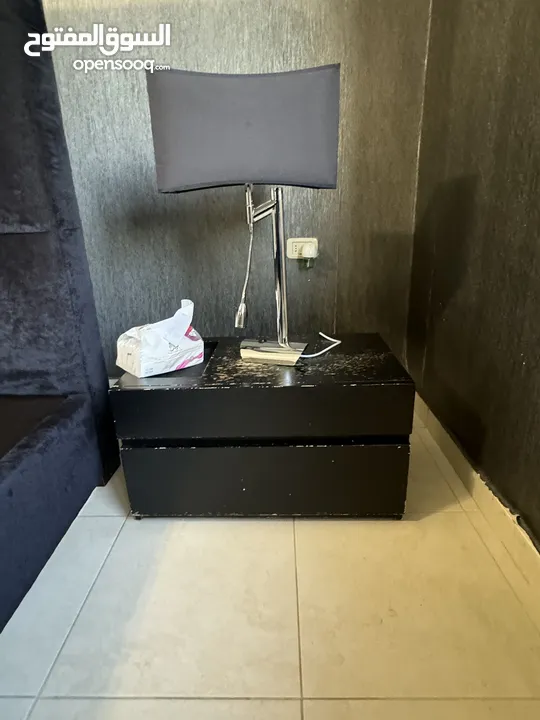 طاولات جانبية للسرير