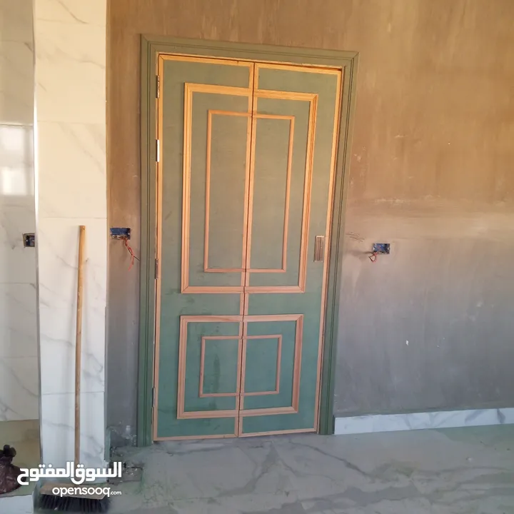 عرض على ابواب الخشب