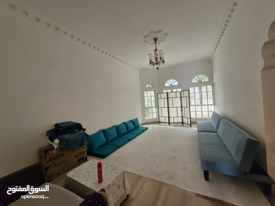 7 BR Amazing Villa In Shatti Al Qurum For Rent