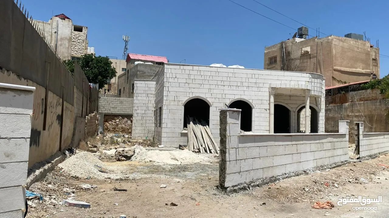 بيت مستقل شبه ڤيلا تصميم مميز في أفضل مناطق جاوا واصل جميع الخدمات بأقل من سعر التكلفة