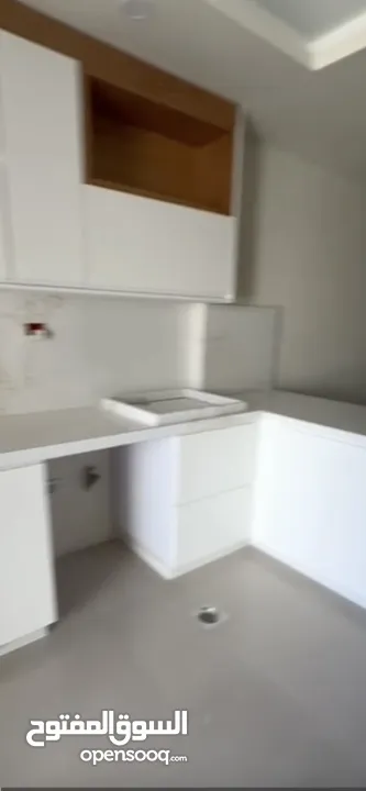 شقه فارغة للايجار لم تسكن من قبل في المصايف