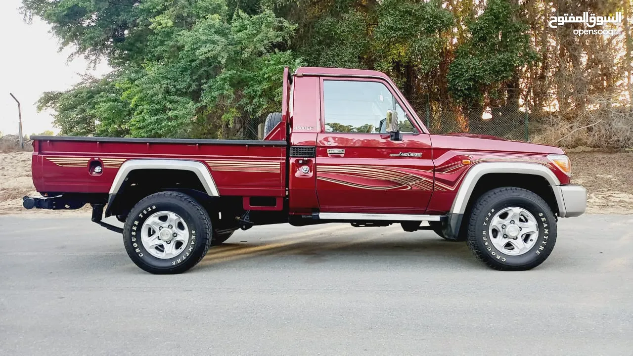 Land cruiser pickup GCC V6 2009 price 92,000 AED