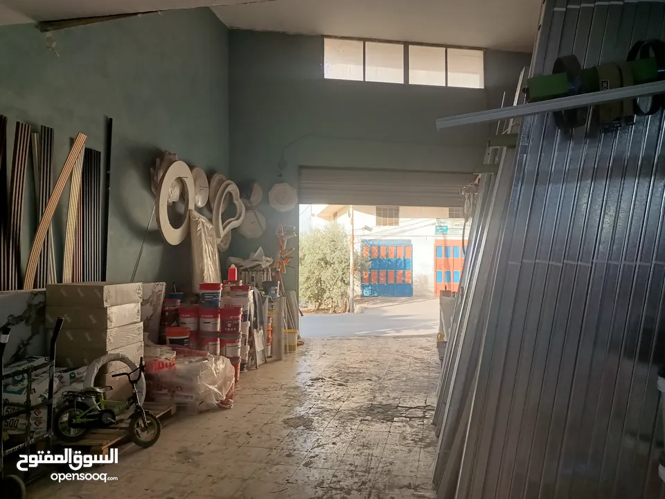 شوياني اخواني الديكورات المحل اسمه